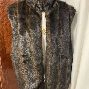 Faux Mink Black Fur Vest. L. zippered. Awesome vest. Great style.